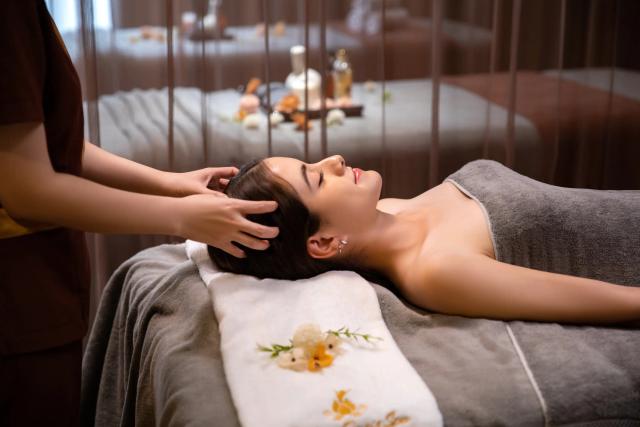 Massage tay và đầu